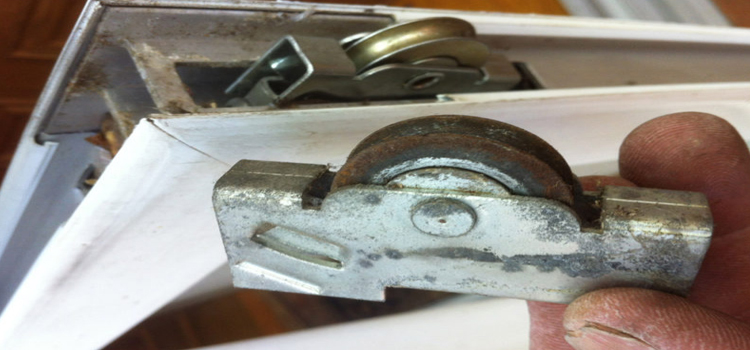 screen door roller repair in New Smyrna Beach